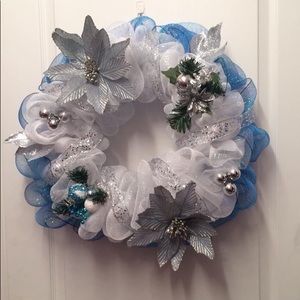December Holiday Wreaths